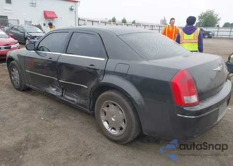 2006 Chrysler 300 Touring z USA, uszkodzony, nr VIN 2C3LA53G96H206779